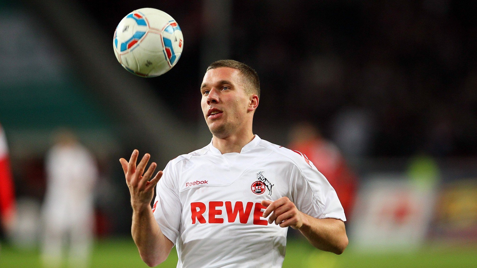 滑板运动成为年轻人热门项目，滑板类运动